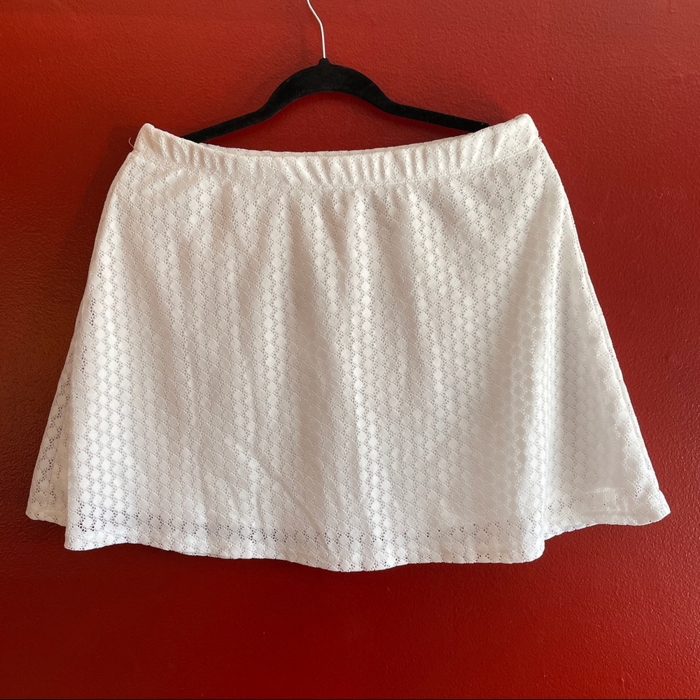 NO BOUNDARIES white circle skirt